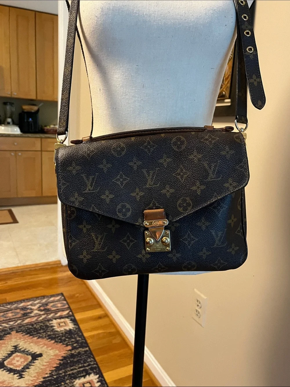 Louis Vuitton Monogram Pochette Metis mm Shoulder Bag Brown In Good Condition
